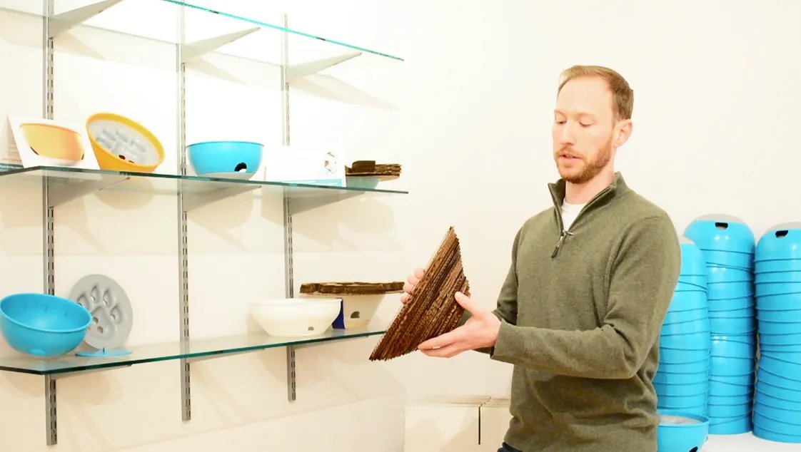 PAW5 product demo with dog bowls and feeders